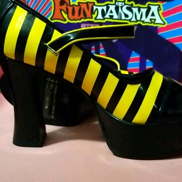 Funtasma Bumblebee Platform Heels - Picture 5 of 6